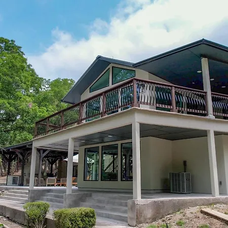 Luxury Riverfront Villa With Firepit & Gameroom!